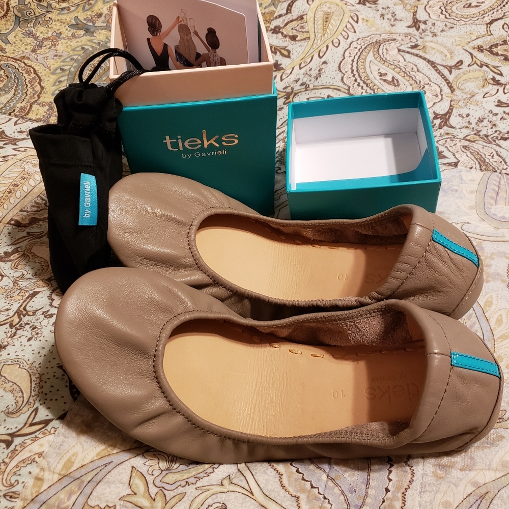 Tieks Taupe ballet flats